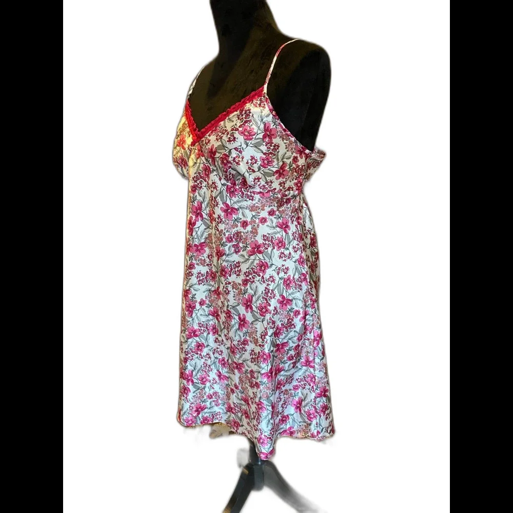 Adonna‎ Lingerie Spagetti Strap Nightgown Pink Print Silky Feel Size Large Sexy